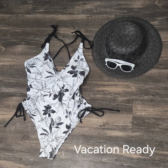 Cupshe One Piece Swimsuit Black/White Artstrokes Blooming Ruched Size - Picture 1 of 14